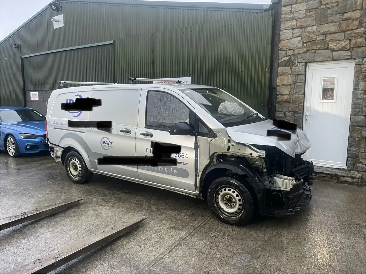 152 Mercedes Vito 114 2.2 for dismantling