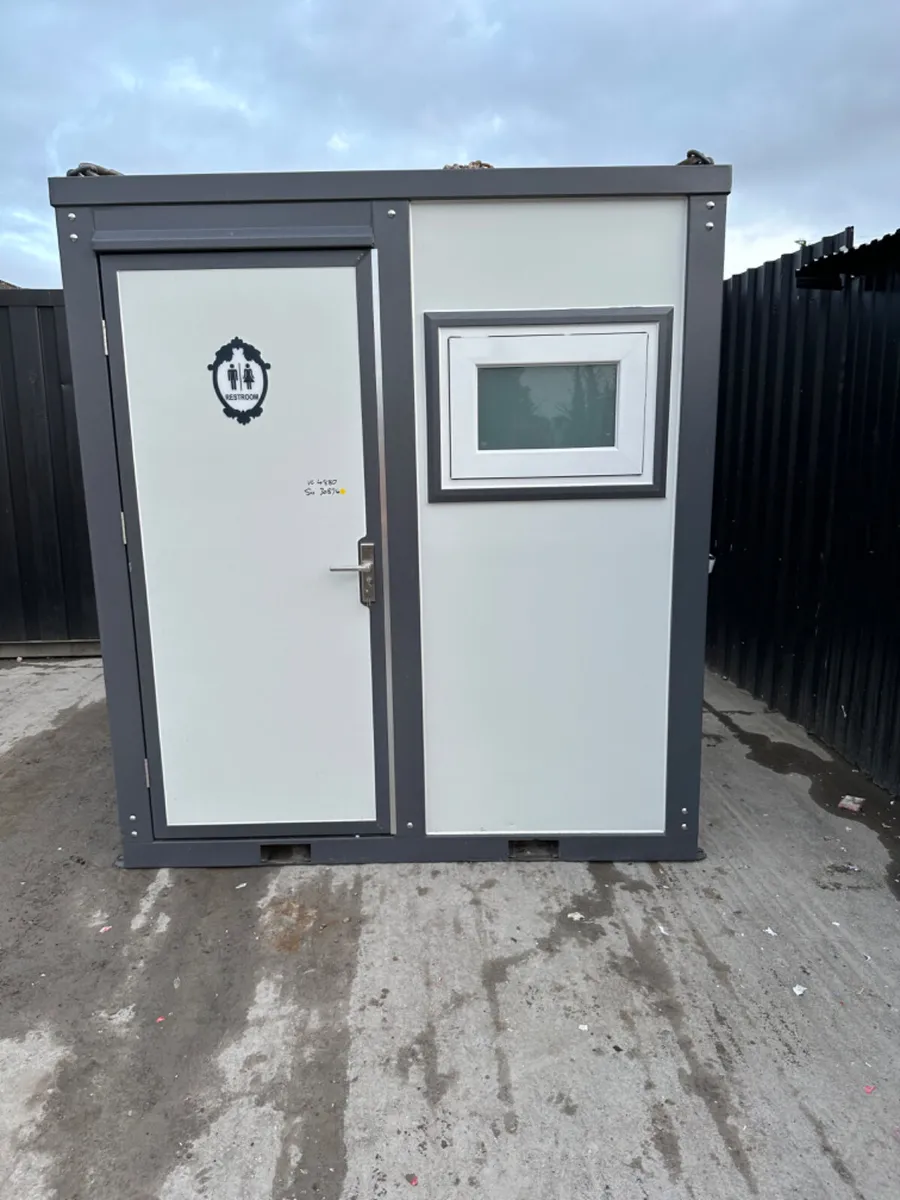 Toilet block with Shower - Image 1