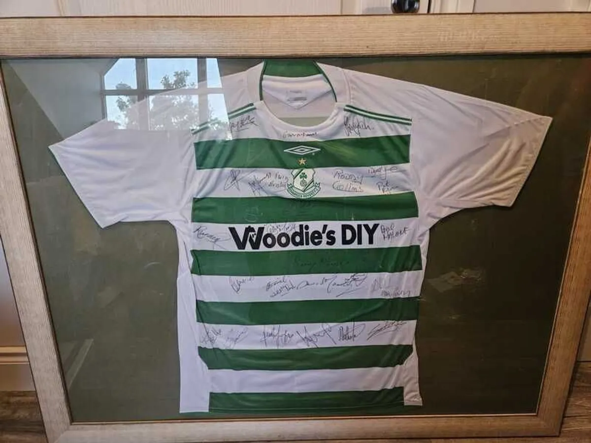 Shamrock Rovers 2005 Jersey signed and framed.