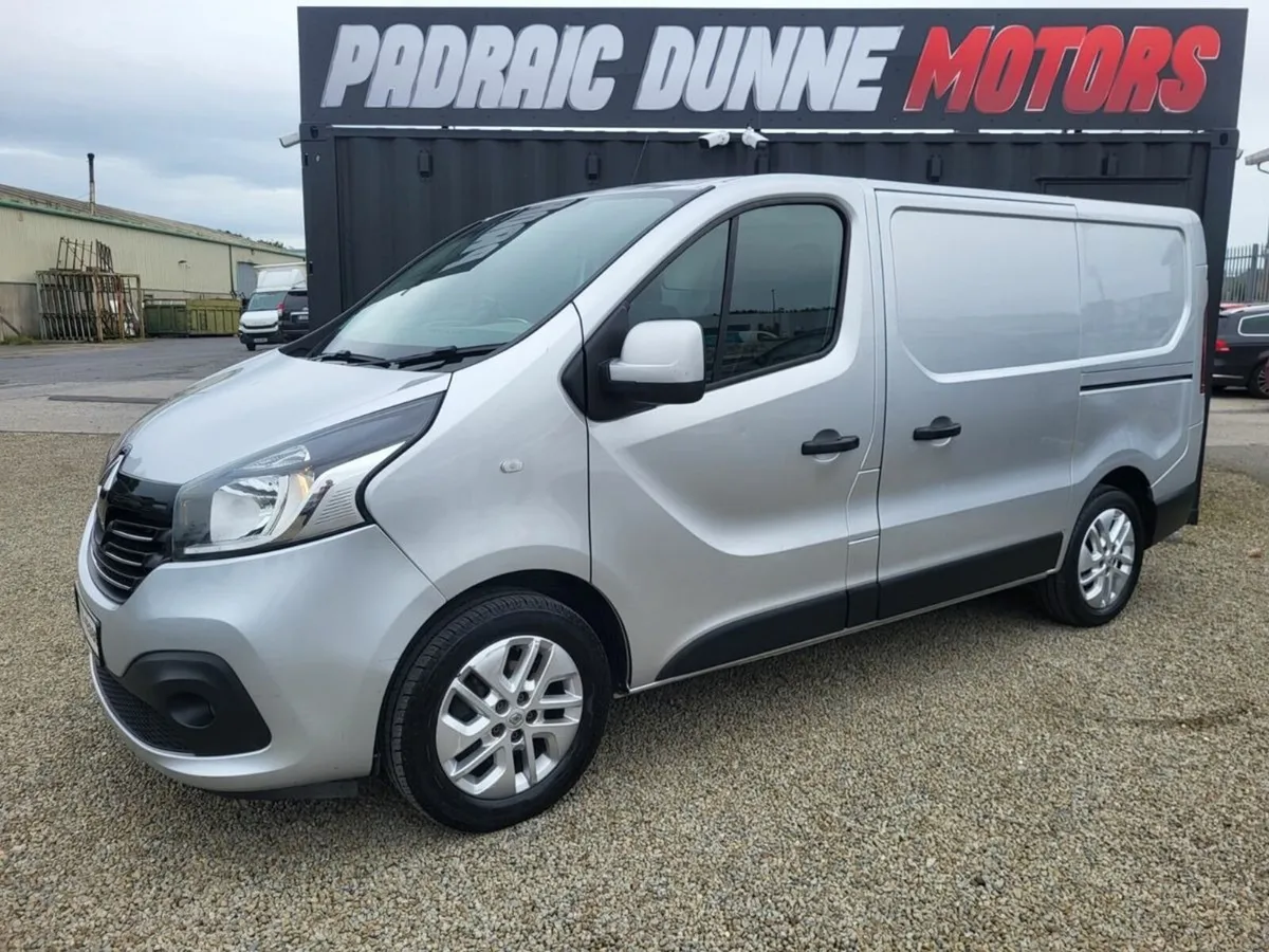 2018 renault trafic sales sport for sale