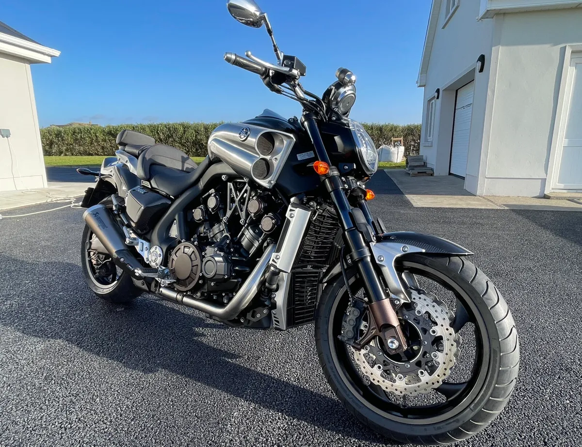 Yamaha 1700 Vmax Special Carbon Edition