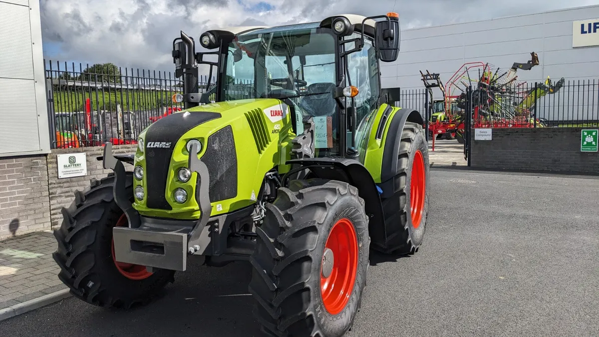 New Claas Arion 420 Panoramic 3 year warranty - Image 2