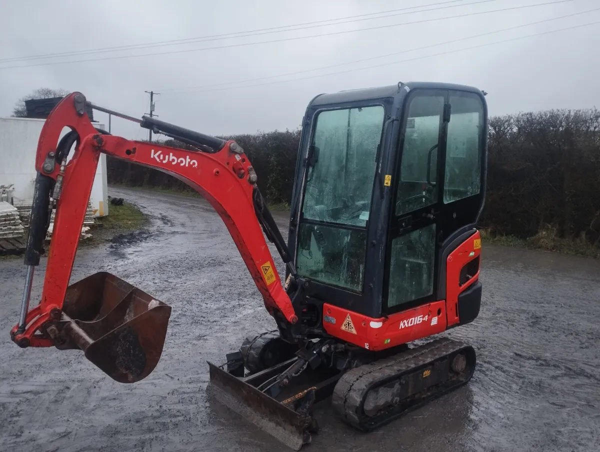 Kubota 1.6 ton Mini Digger - Image 1