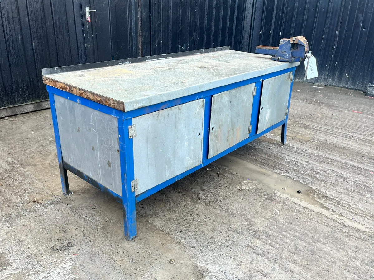 Work Bench With Storage cabinets and Vice - Image 4