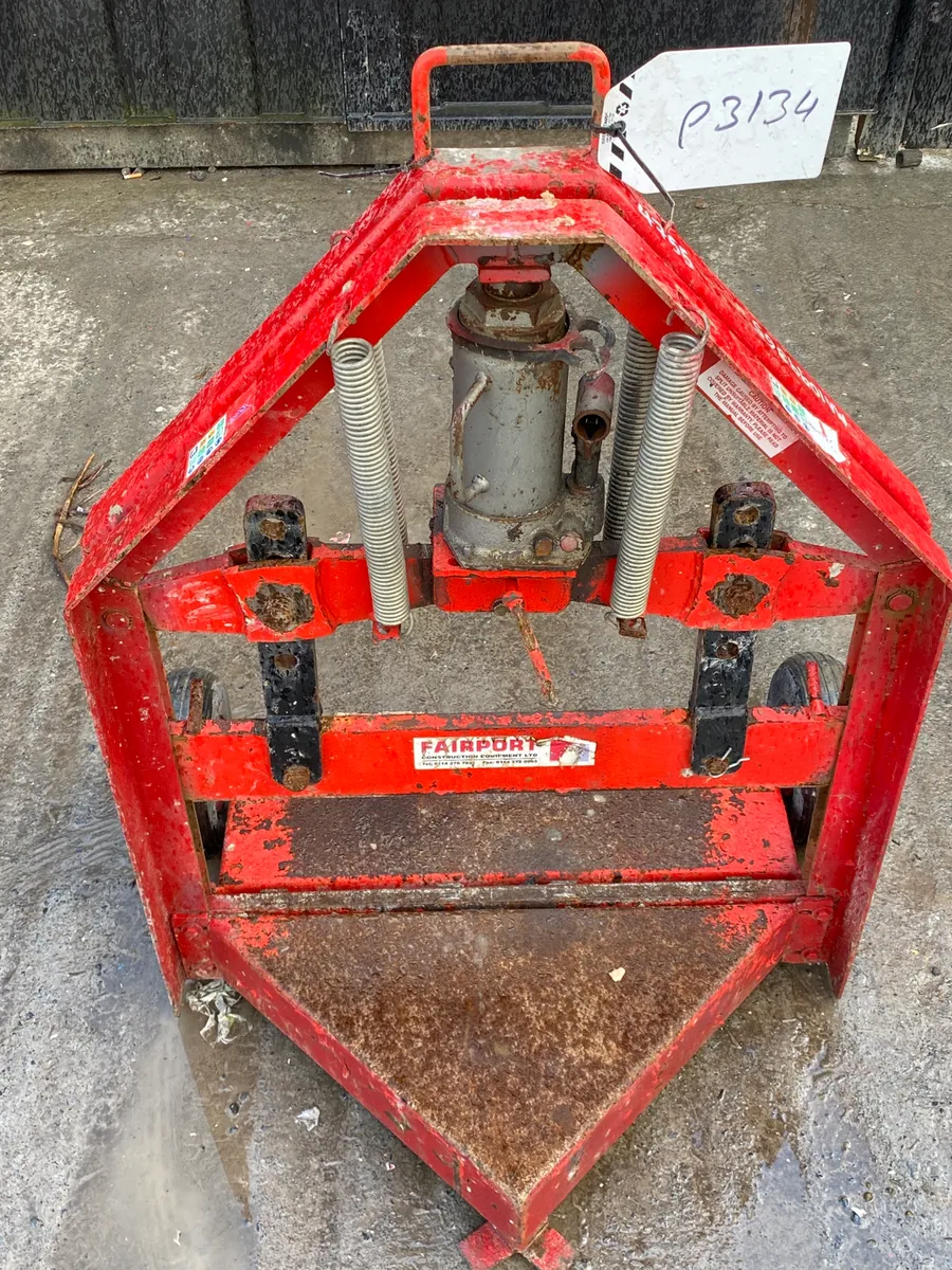 Fairport Block Cutters - Image 3