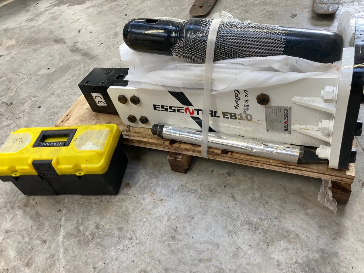 New* Essential e10 rock hammer - Image 3