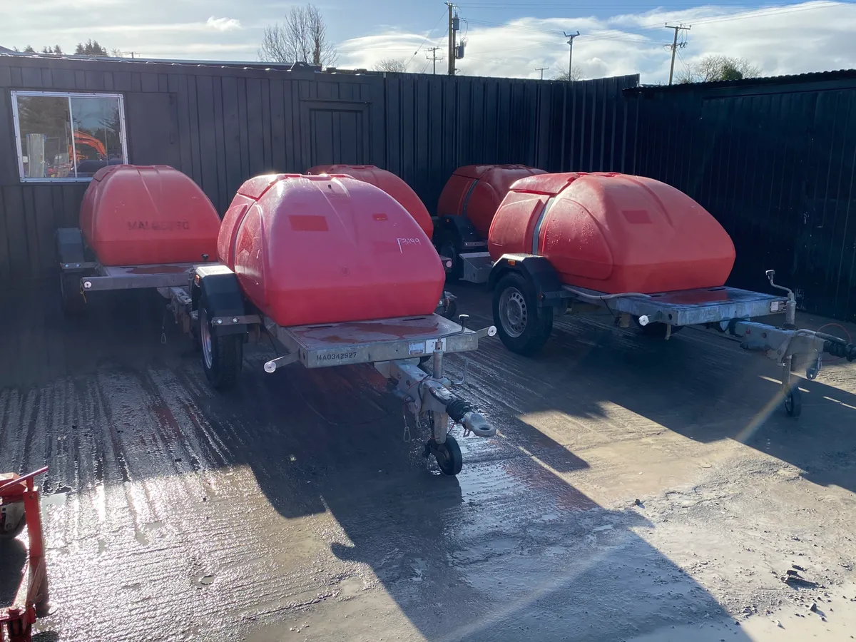 Large Selection of 1100L Western Bowsers - Image 3