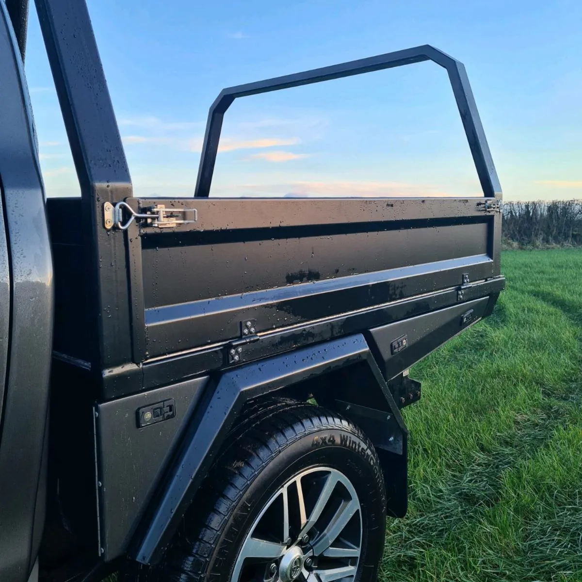 Toyota Hilux UTE Tray