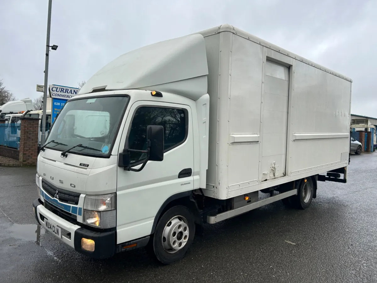 2014 Mitsubishi canter 7.5 ton 20ft box with lift - Image 1