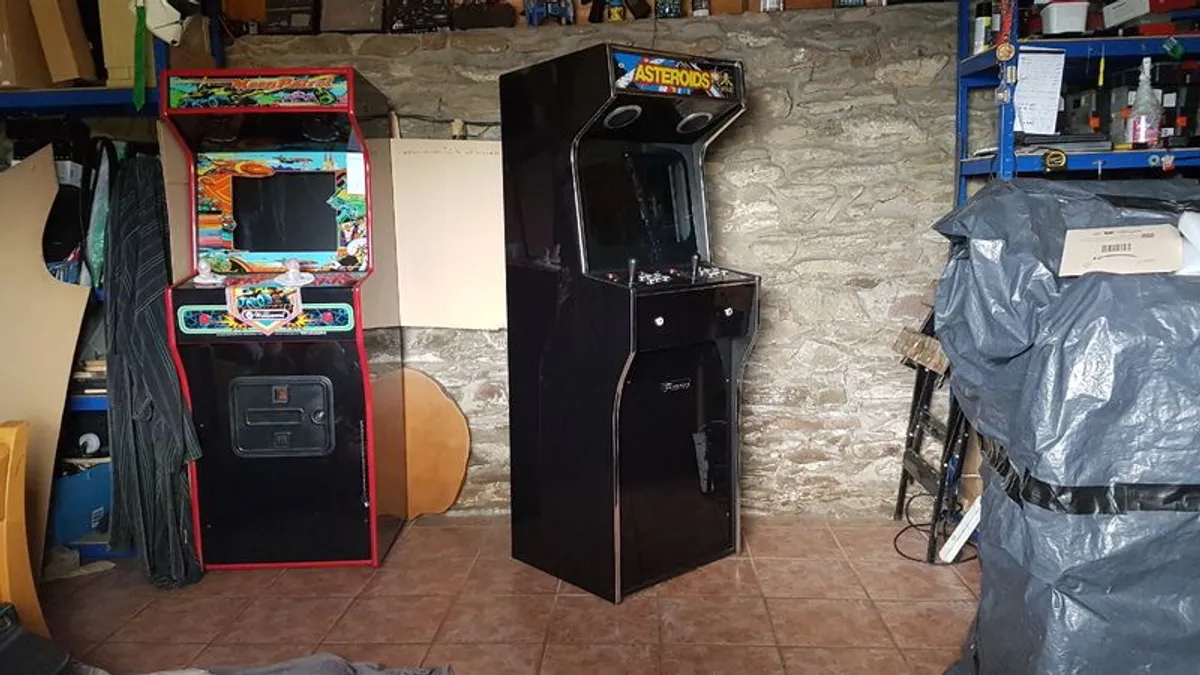Arcade Machine - Image 1