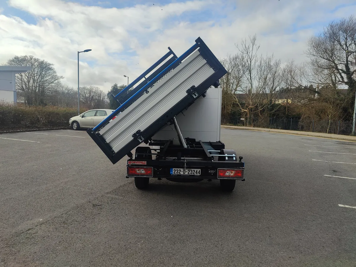 FORD TRANSIT 3 WAY TIPPER WITH TOOLPOD - Image 1