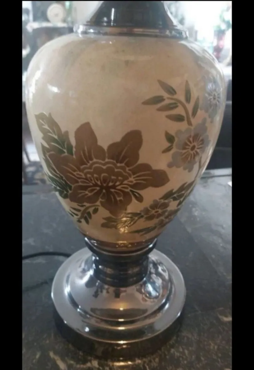 Elegant lamp - Image 1