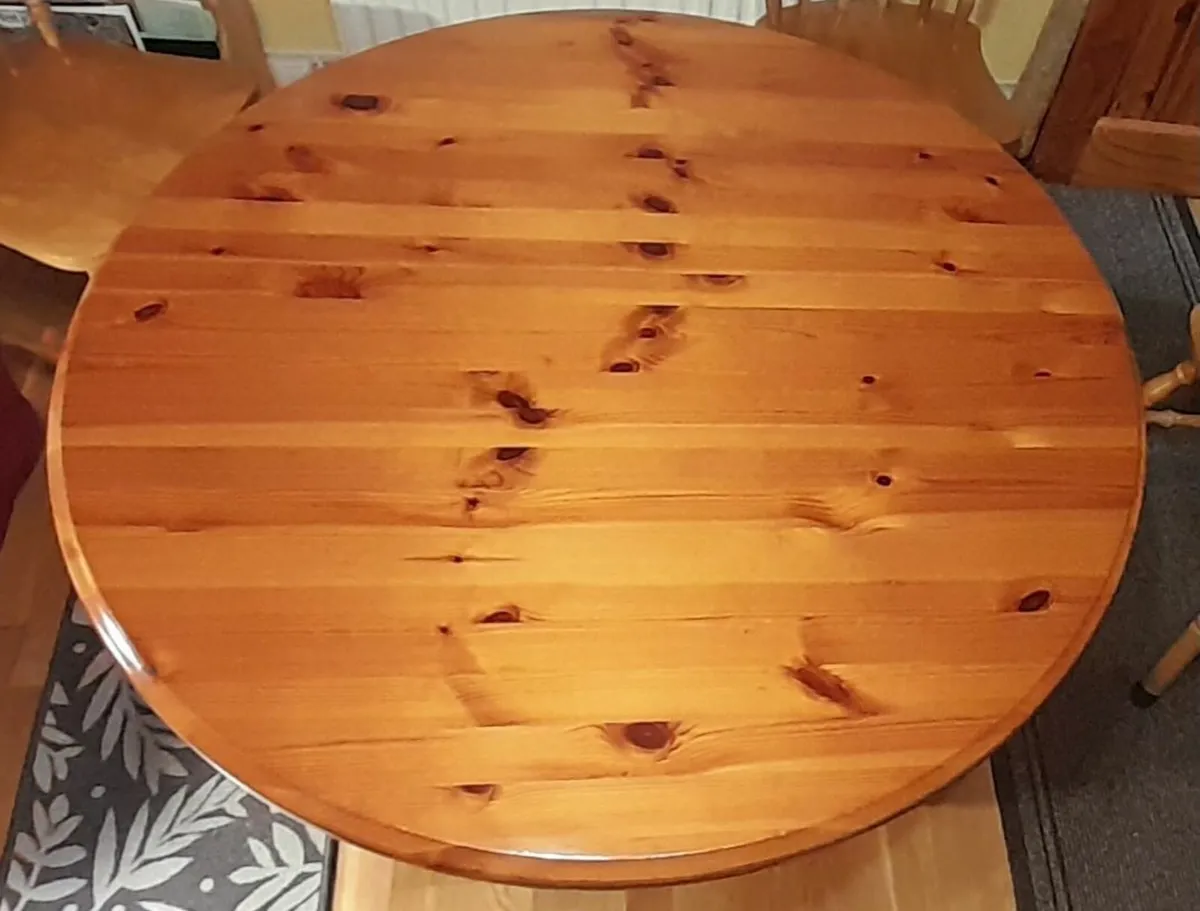 Pine round dining table & 4 chairs