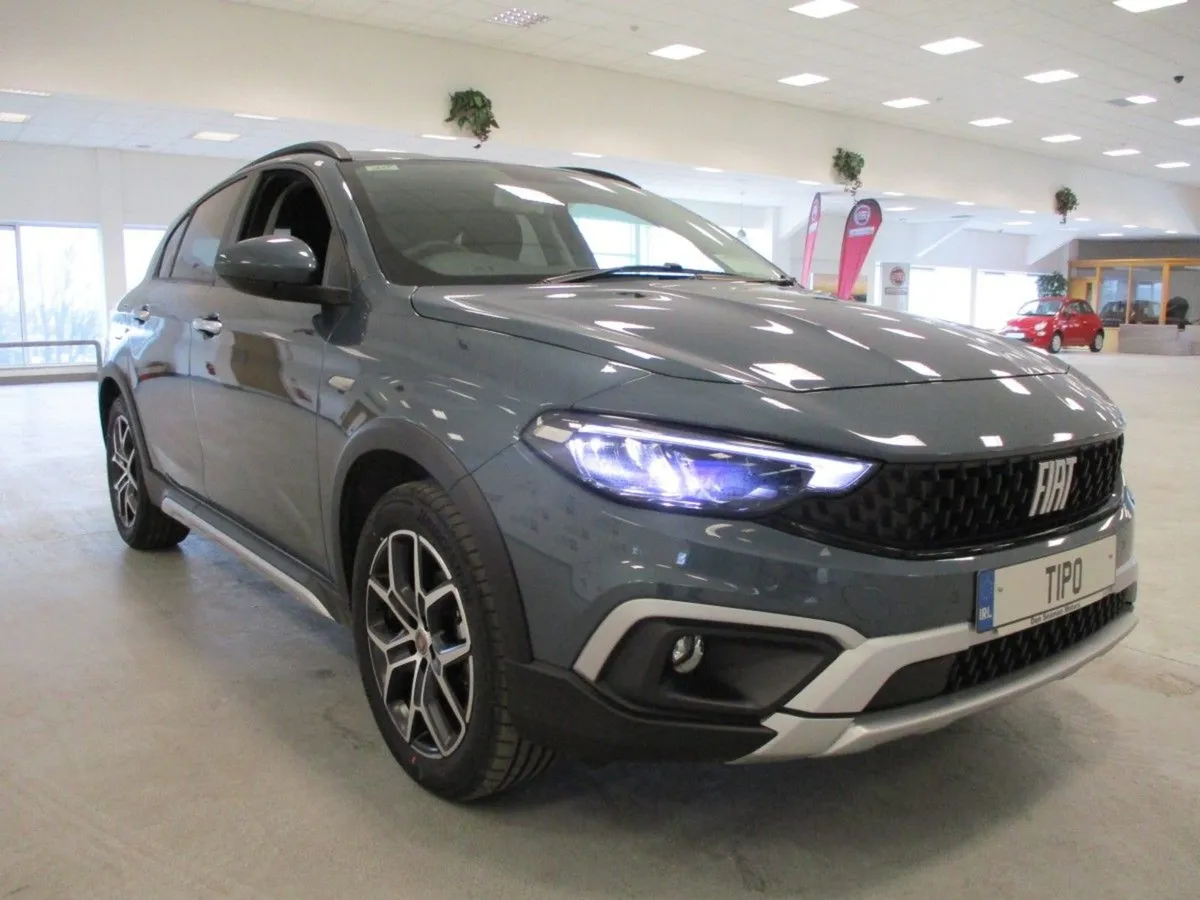 Fiat Tipo CROSS 1.5 HYBRID AUTO-NEW 252 OFFERS - Image 3