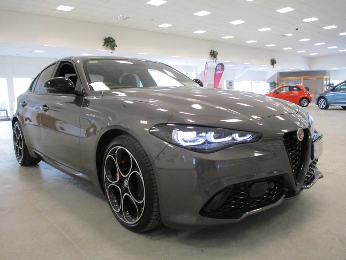 Alfa Romeo Giulia-NEW 241 OFFERS-5 YEAR WARRANTY - Image 3