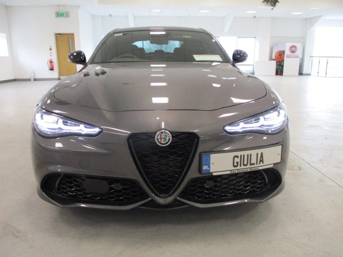 Alfa Romeo Giulia-NEW 242 OFFERS-5 YEAR WARRANTY - Image 4