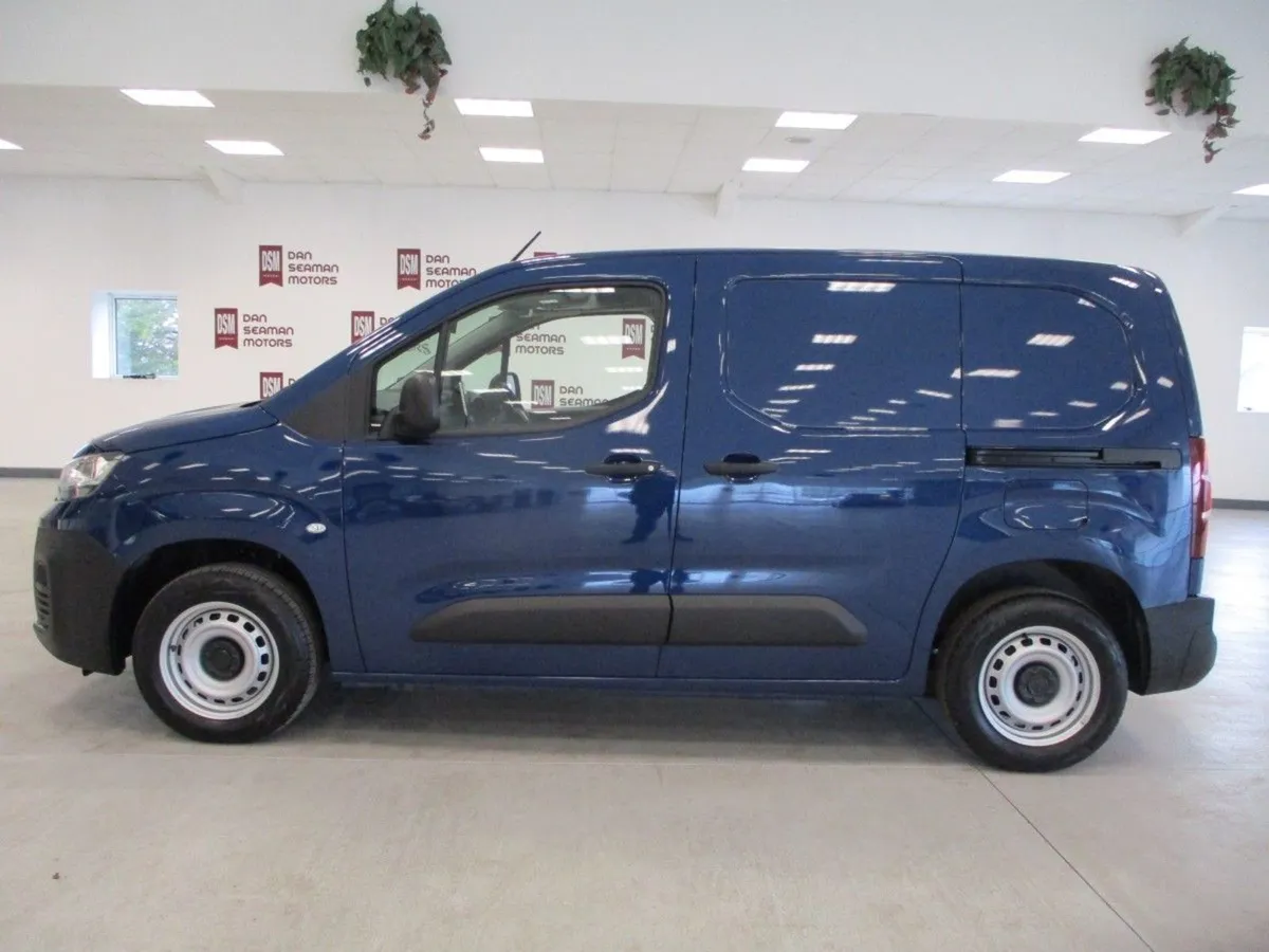 NEW 252 OFFERS 4.9% HP & 5 YR WARRANTY - Image 1