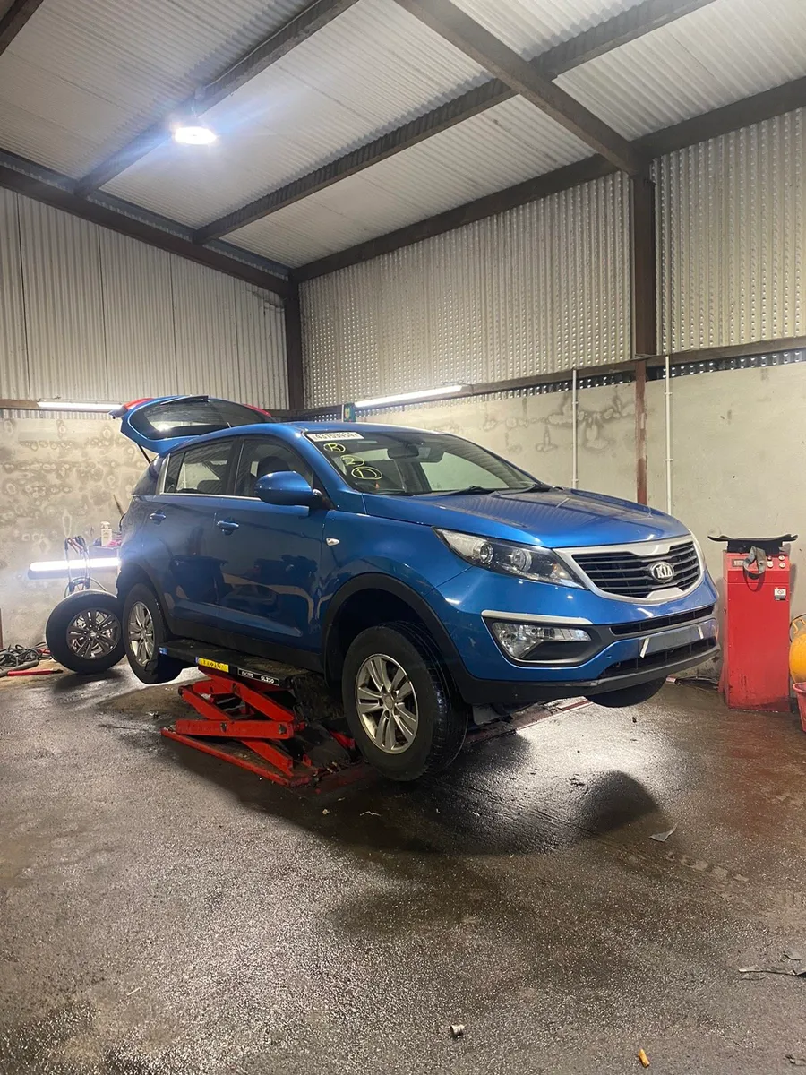 Breaking kia sportage - Image 4