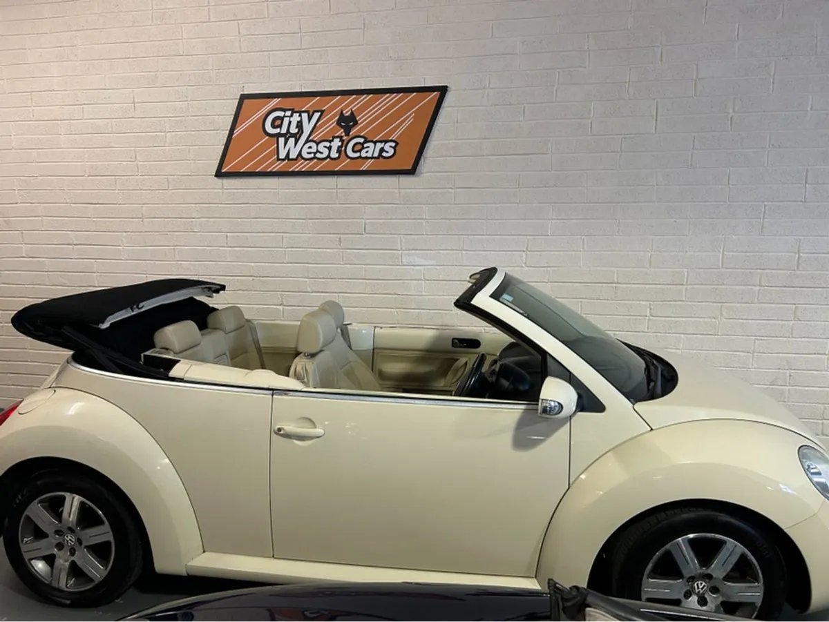 Volkswagen Beetle Cabriolet Automatic///only 110K