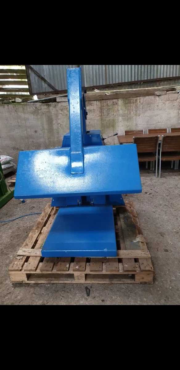 Bin compactor baler 1100litre - Image 1