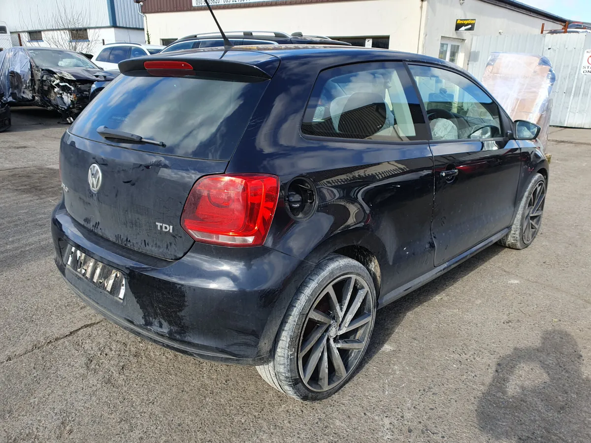 12 VOLKSWAGEN POLO  1.2 TDI FOR BREAKING - Image 4