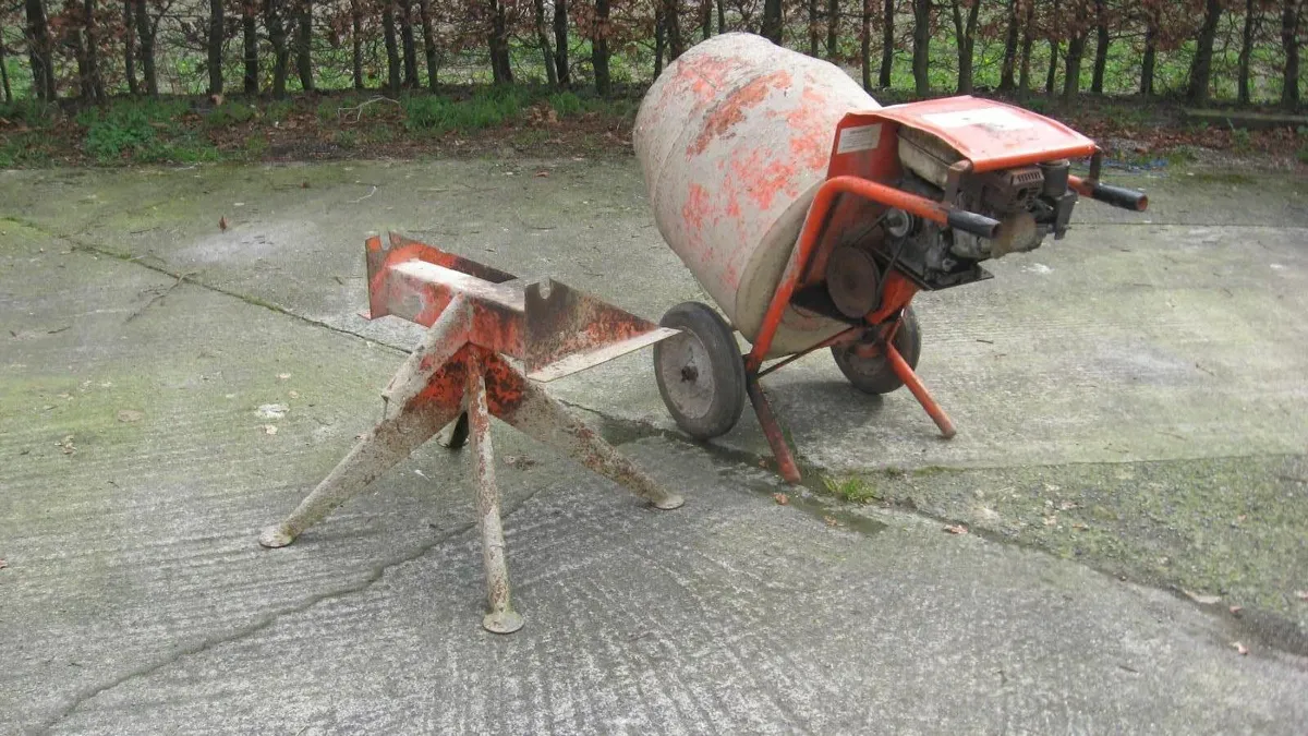 Cement mixer for sale in Co. Carlow for €450 on DoneDeal