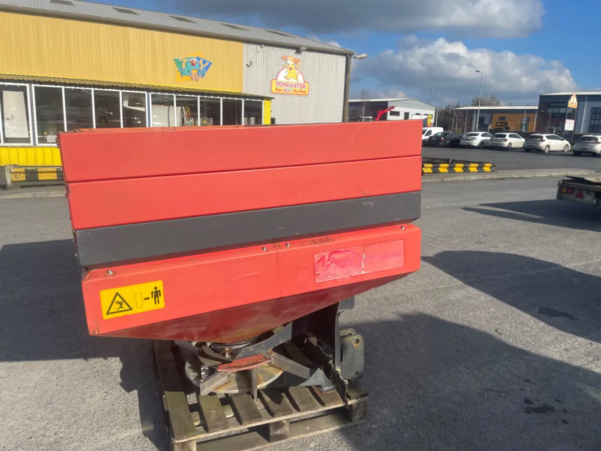 Vicon Fertiliser Spreader - Image 3