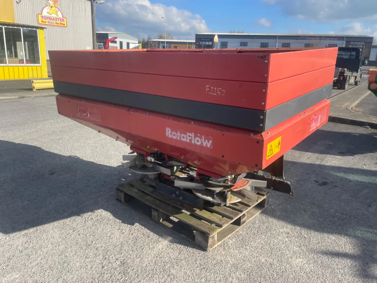 Vicon Fertiliser Spreader - Image 1