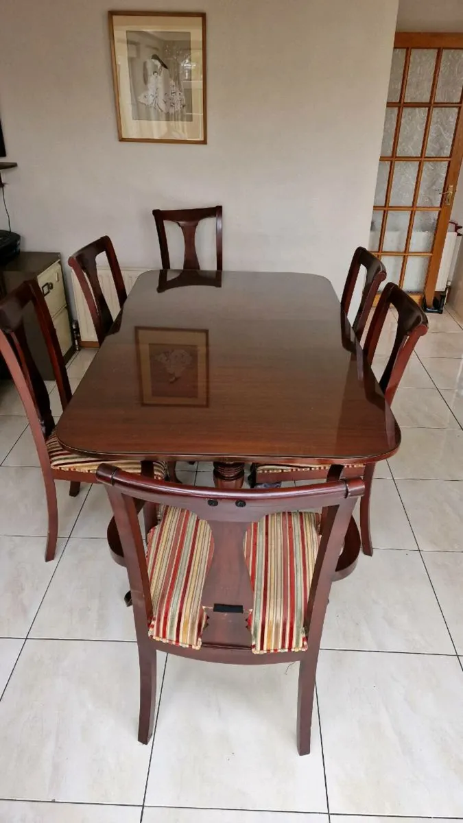 Table & 6 chairs