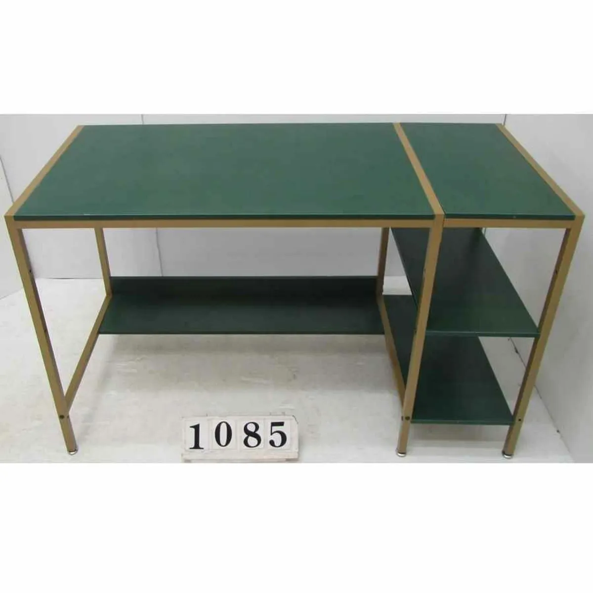 Retro style desk.   #1085
