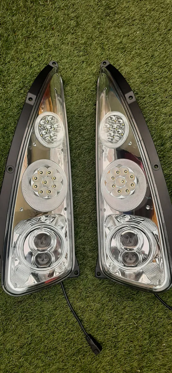 New Holland T8, T9 LED Headlight Pair - Image 1