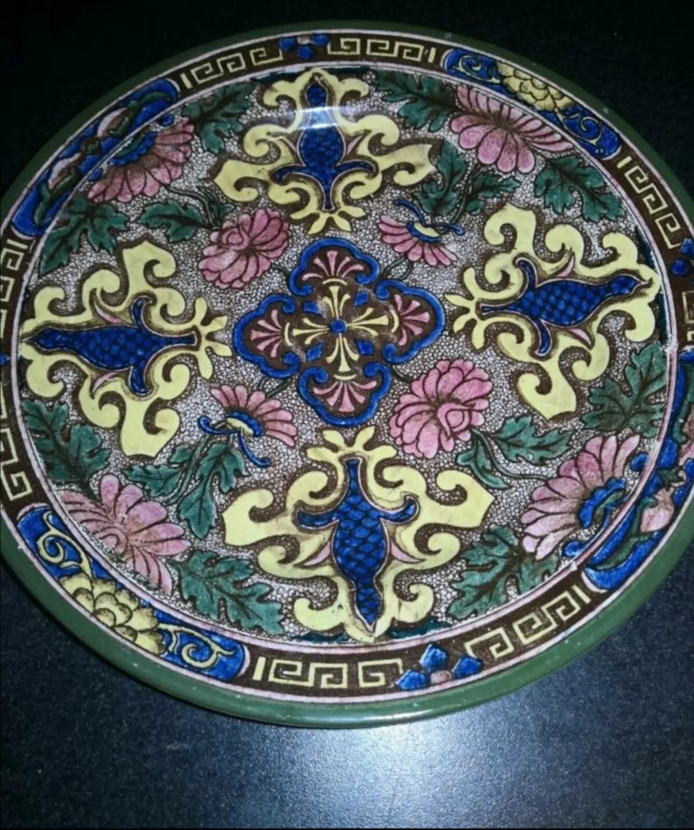 Beautiful Royal Doulton plate - Image 1