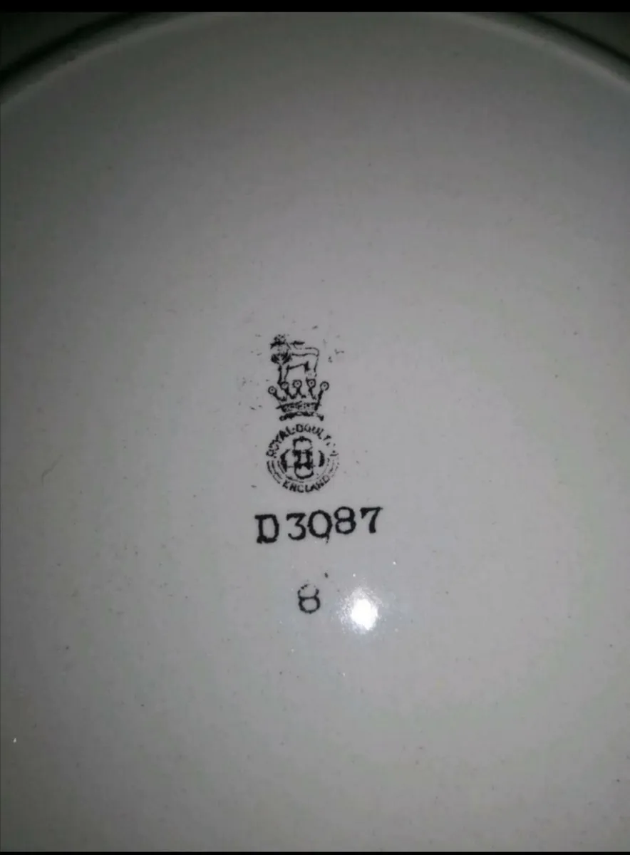 Beautiful Royal Doulton plate - Image 2