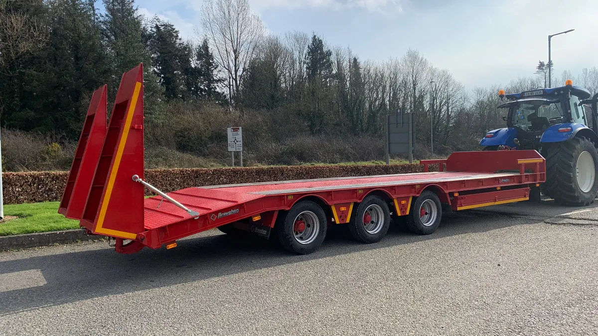 Broughan 28ft low loader - ex demo! - Image 2