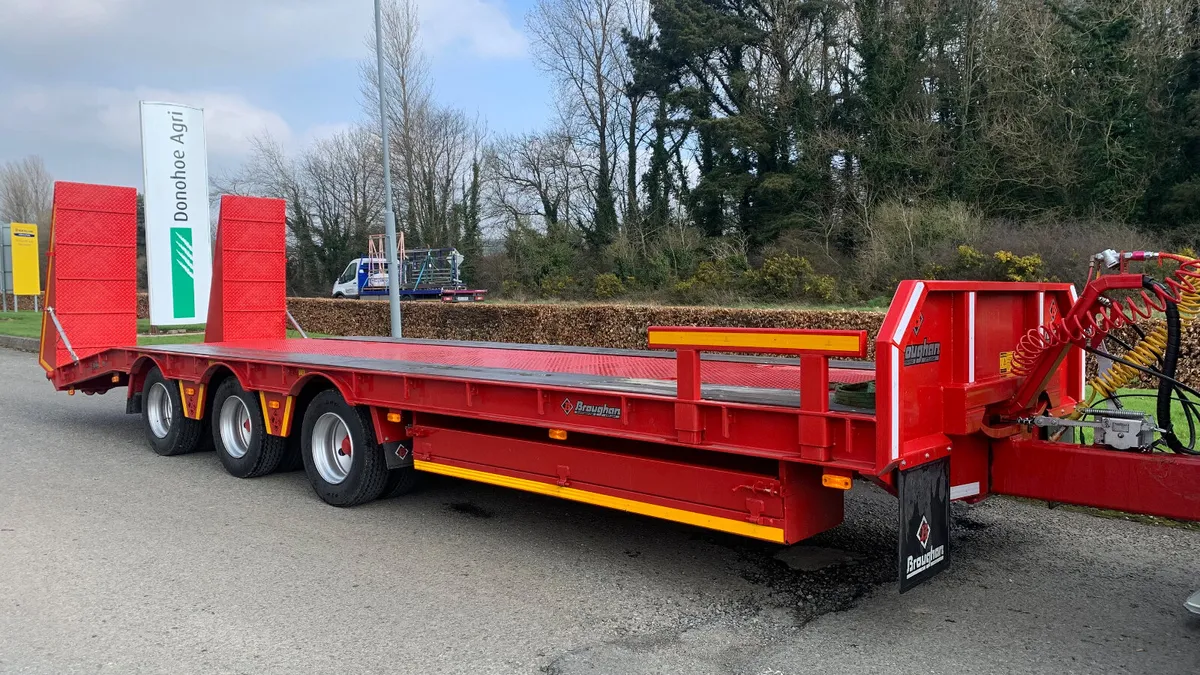 Broughan 28ft low loader - ex demo!