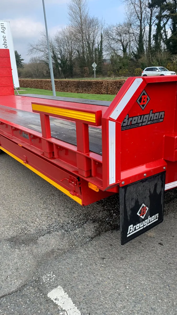 Broughan 28ft low loader - ex demo! - Image 4