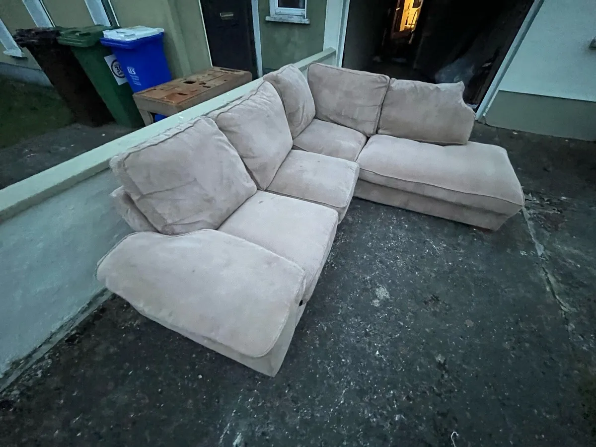 Corner sofa for sale in Co. Kildare for €300 on DoneDeal