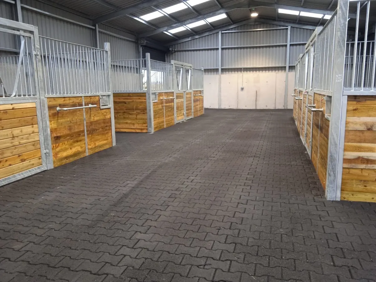 Rubber stable matting