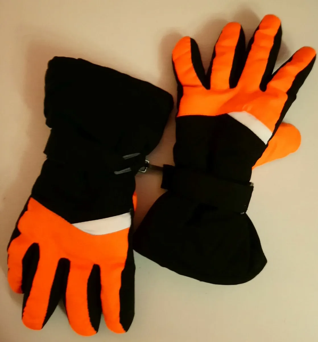 Orange ski best sale gloves