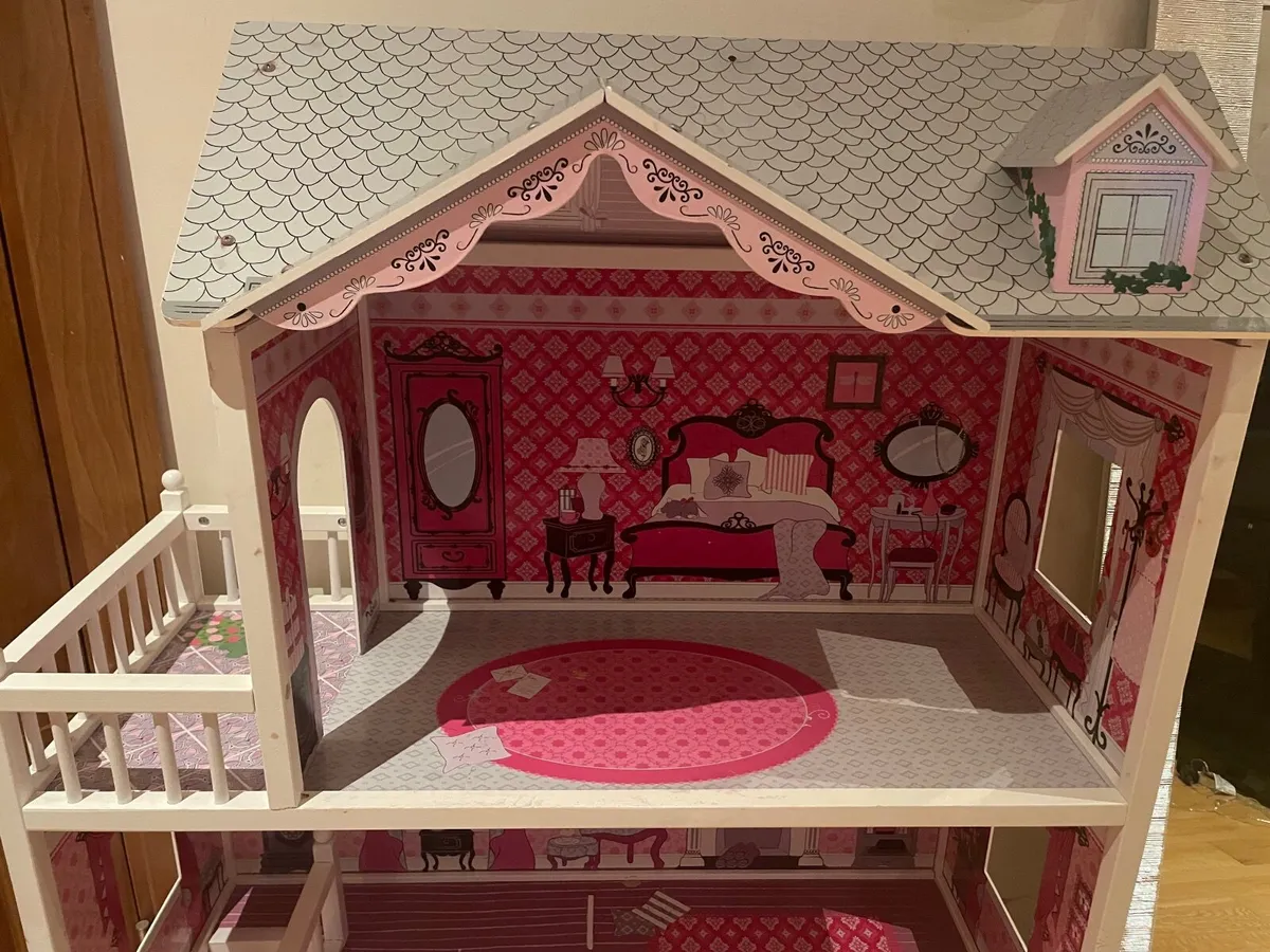 Doll house for sale in Co. Kildare for €50 on DoneDeal