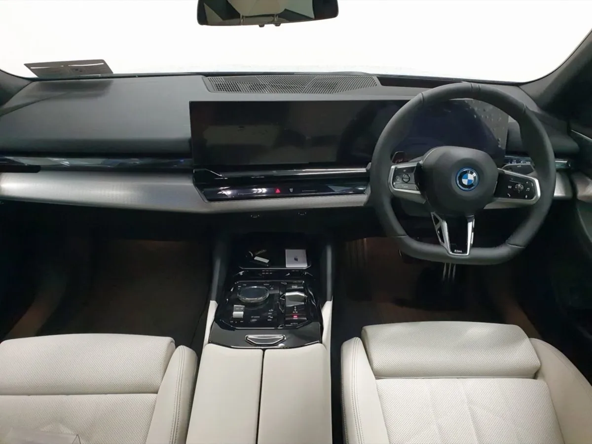 BMW i5 Edrive40 M Sport Saloon Auto - Image 4