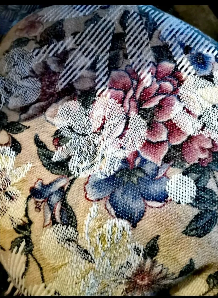 Beautiful large woven throw x 2 - Image 2