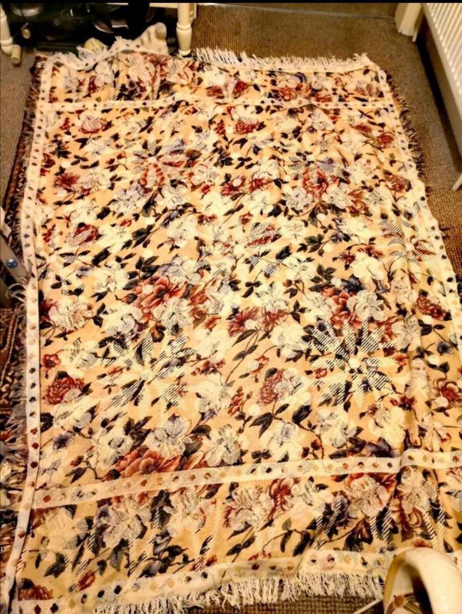 Beautiful large woven throw x 2 - Image 1