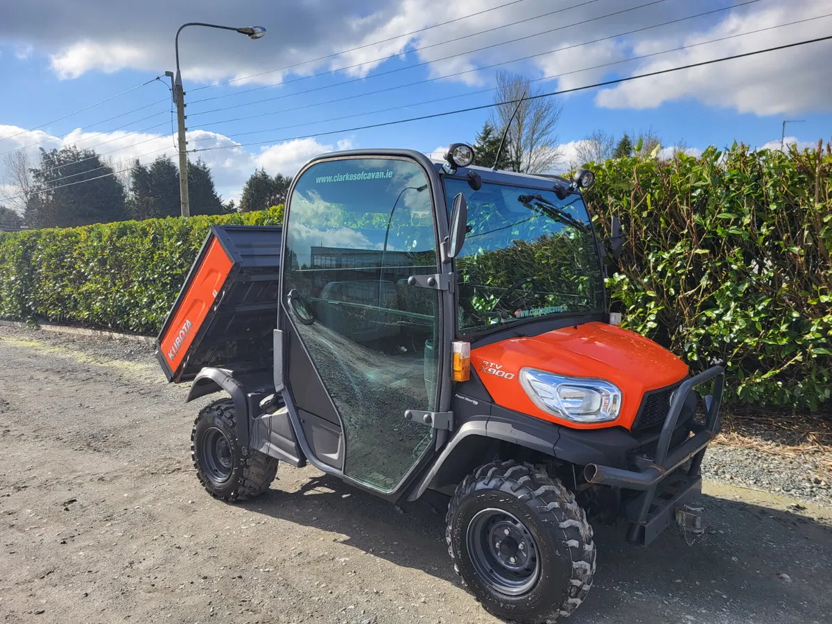 Kubota RTVX900 - Image 1