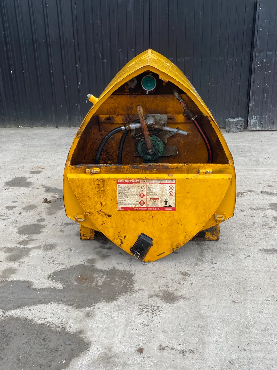 Western Fuel Bowser with Pump - Image 2