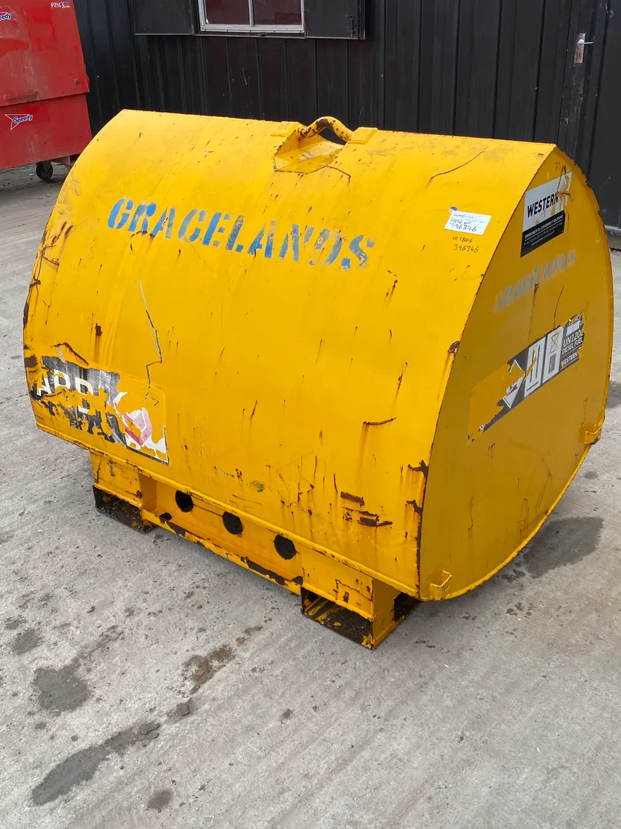 Western Fuel Bowser with Pump - Image 4