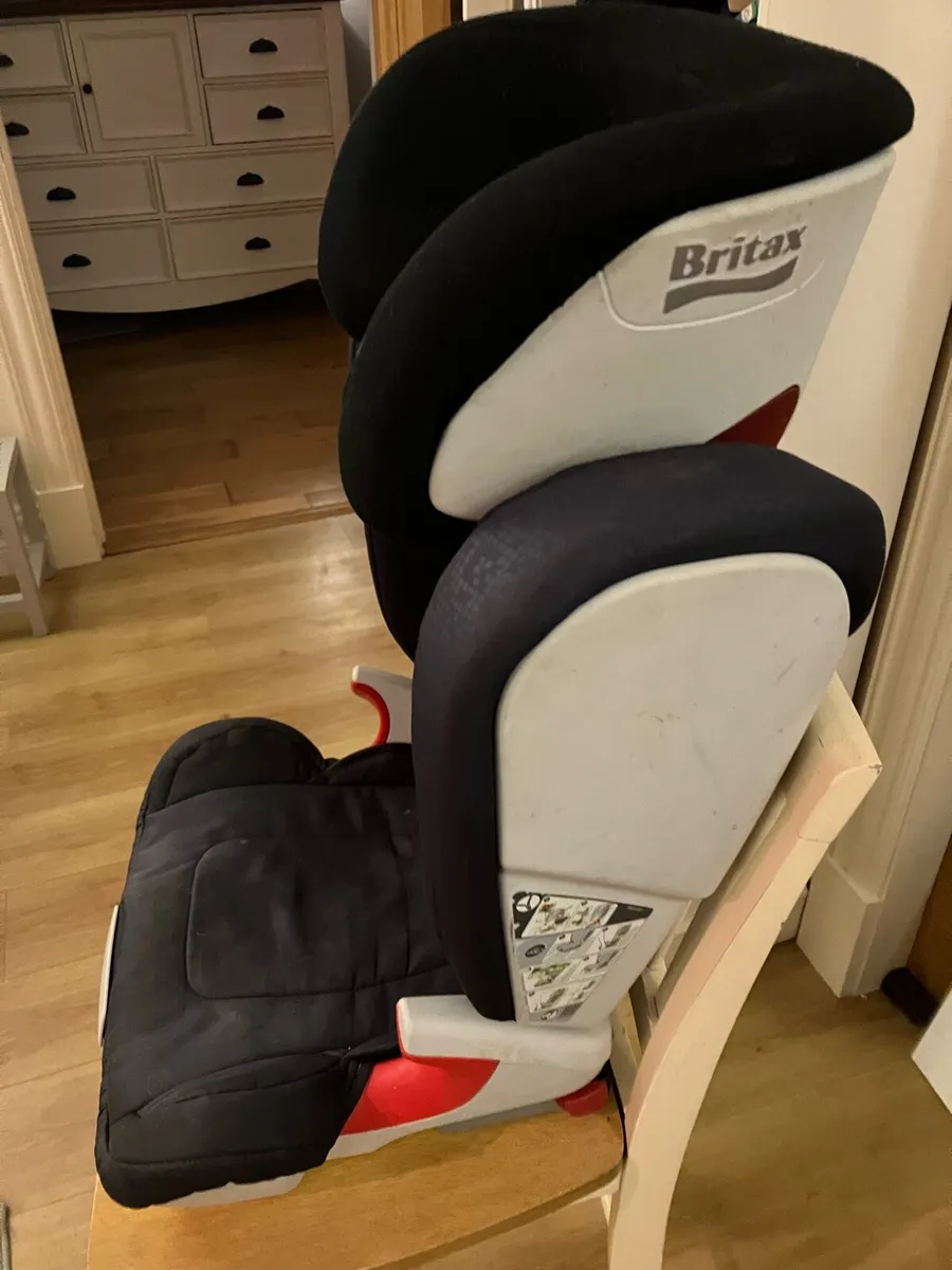 Child’s car seat for sale in Co. Cork for €40 on DoneDeal