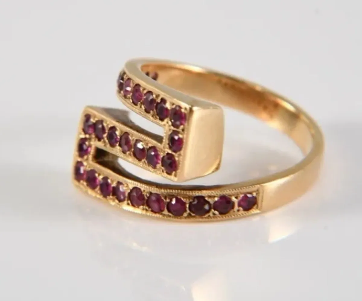 Heavy 14K gold spiral 28 Ruby cluster ring - Image 2