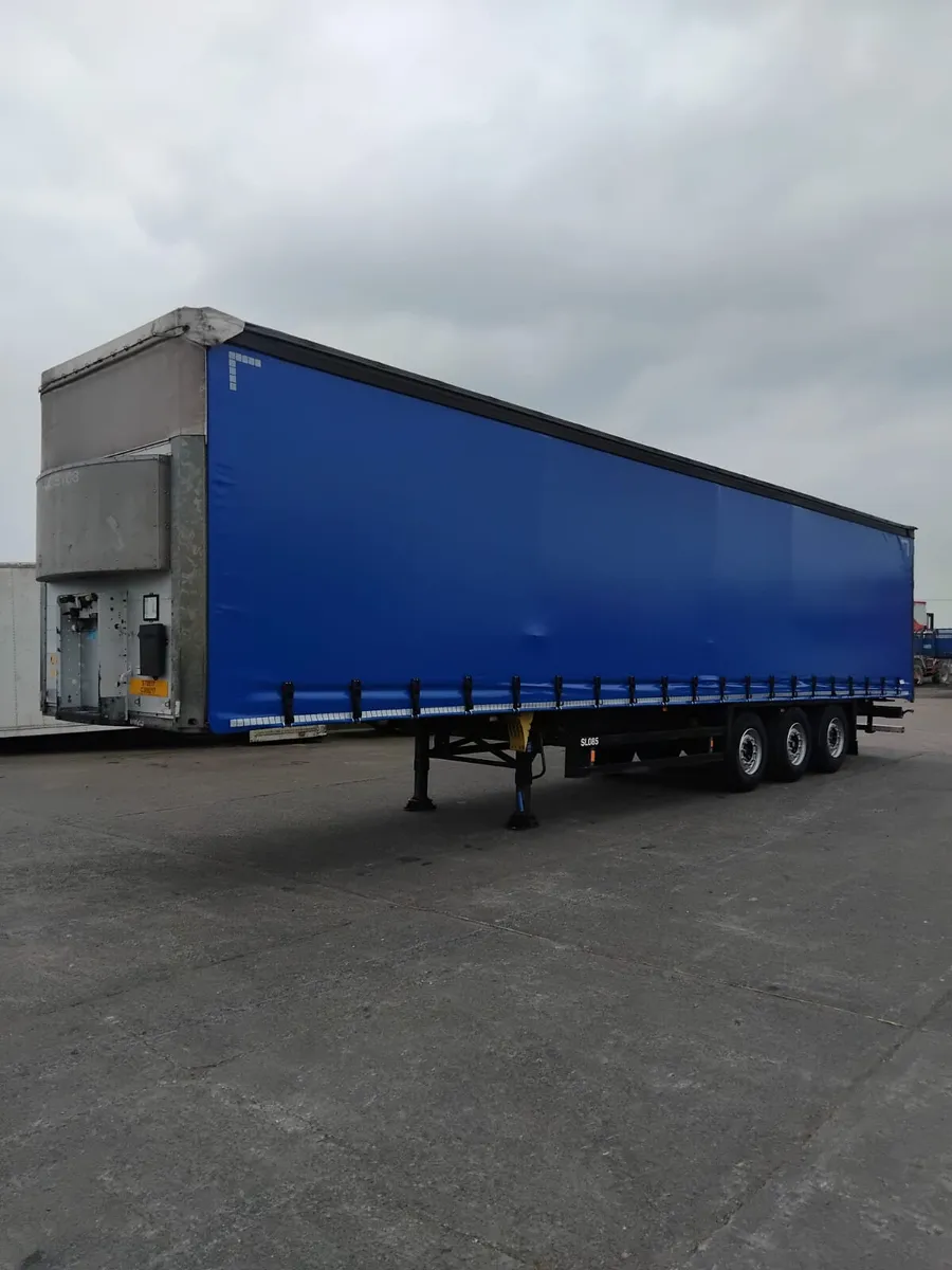 2015 Schmitz Curtainsider Euro liner