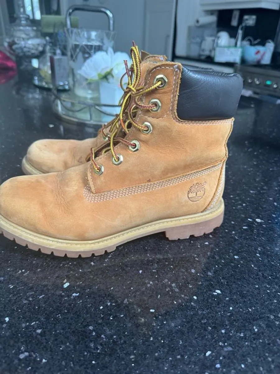 Women's Timberland boots - Image 1